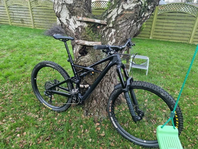 Dual suspension best sale mountain bike specialized