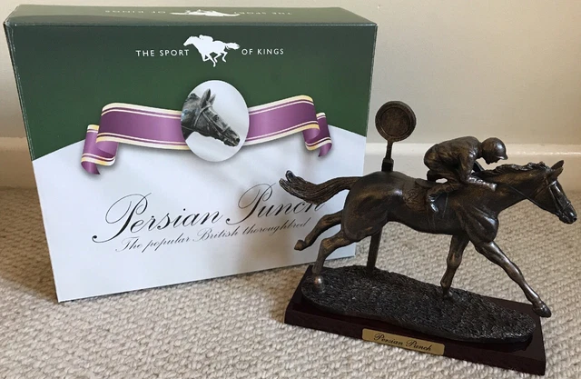 Cheval équestre en résine Shergar, le légendaire étalon