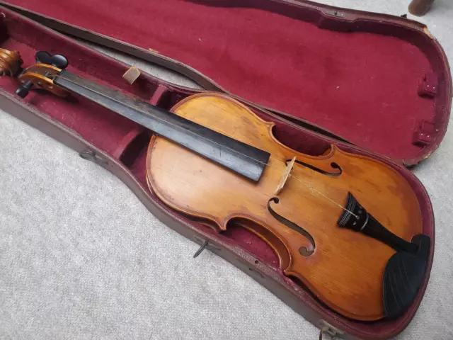 Nice, old 4/4 Violin violon, nicely flamed 1part back "..... Gottlieb" (?)