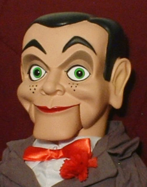 HAUNTED VENTRILOQUIST DOLL "EYES FOLLOW YOU" puppet creepy dummy Slappy