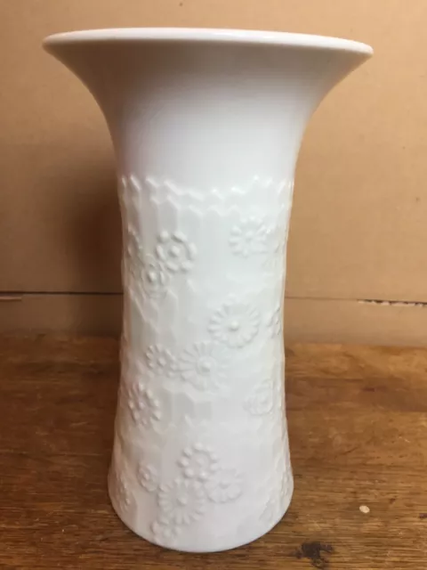 Mid Century Royal Porzellan Bavaria KPM Germany Handarbet. Flared Pattern Vase