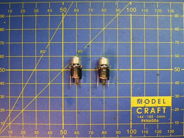 890280_9