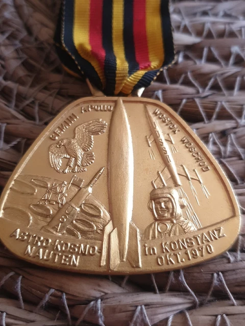 Médaille Ancienne En Or Et émail Saint Joseph - Année 1910 - Poids 2,23 G - Parfait état