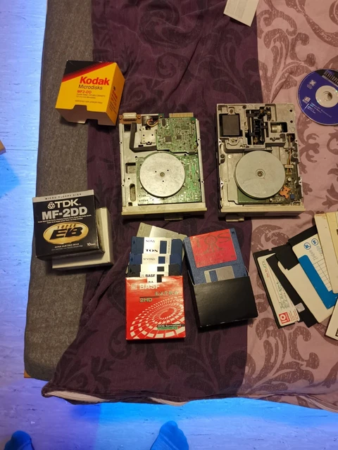 Unità floppy Commodore C64 Amiga Atari dischi floppy grandi e piccoli