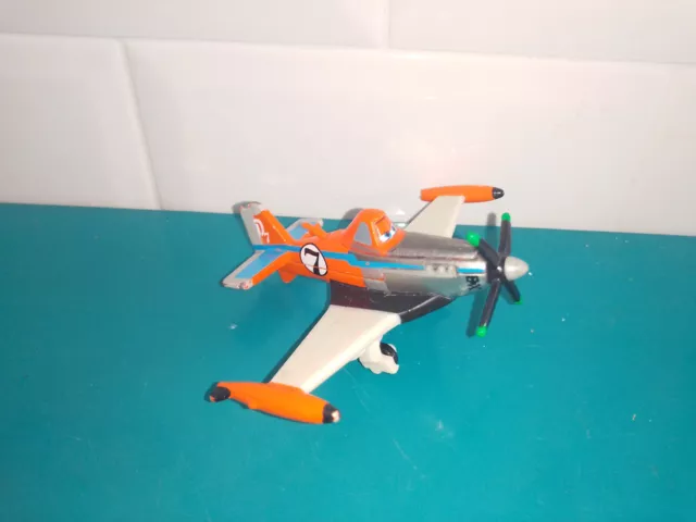 BAC6 voiture en métal Mattel Cars Disney Pixar avion planes Dusty supercharged