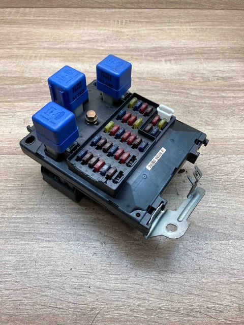 Scatola Fusibili 8 Vie Con Isolatore - Quadro Elettrico Per Capannone, Garage, Camper