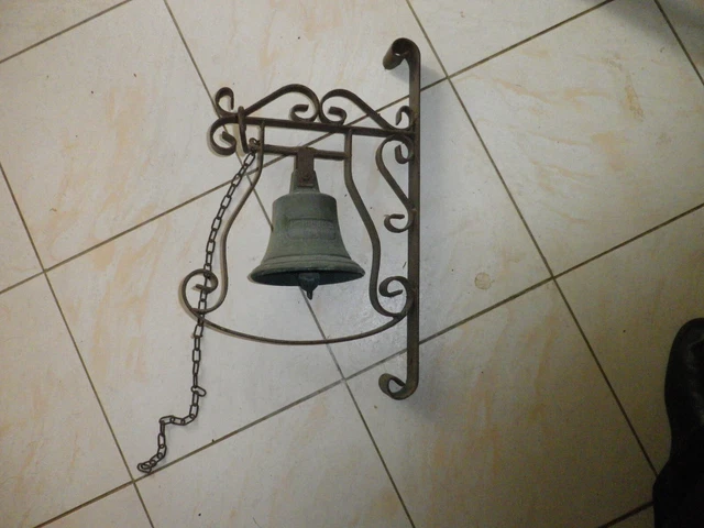 ANCIENNE CLOCHE DE portail,fer Forgé d' école monastèrebronze