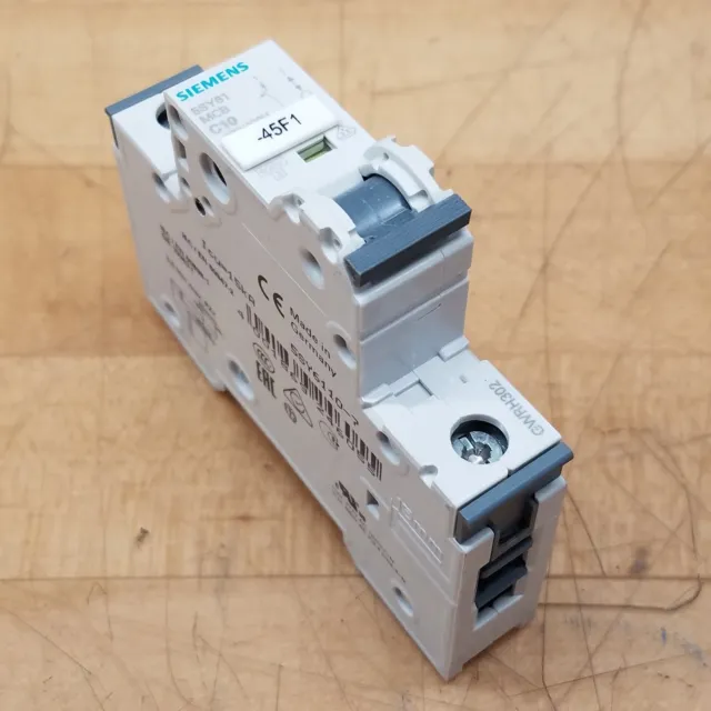 Siemens 5SY6110-7 Circuit Breaker, 1 Pole, 10A, 230/400V, 5SY61 MCB C10 - USED