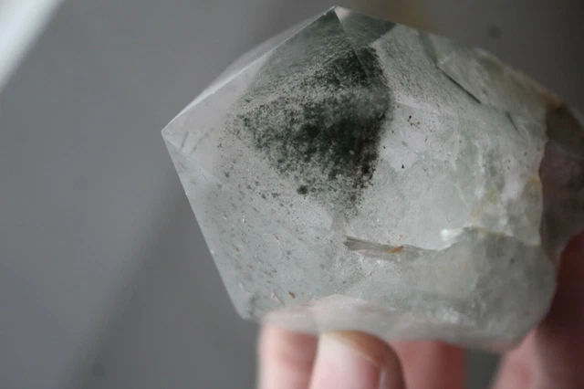 TOP!! 314g NATURAL green ghost phantom QUARTZ CRYSTAL Point HEALING b21