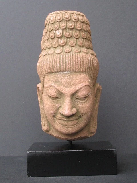 Tête Khmer en Pierre, Cambodge