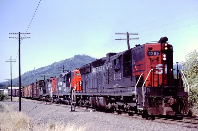 Southern Pacific Lines SP SD9 4399 + 2 Riddle OR Original Slide