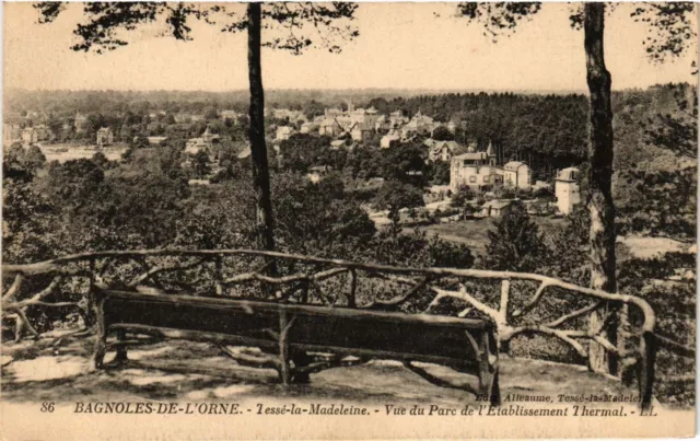 CPA BAGNOLES-de-l'ORNE - TESSÉ-la-MADELEINE - Park view of (355344)