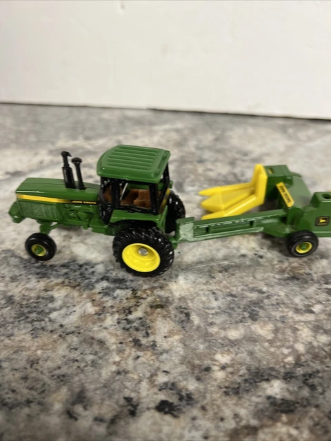 John Deere Pull Type Forage Harvester Diecast-1/64-Nice-Loose-Ertl