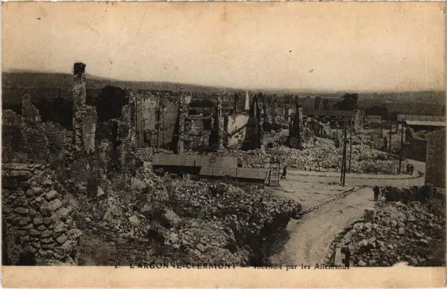 CPA Militaire L'Argonne-Clermont - Incendie par les Allemands (91867)