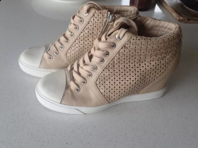 DKNY Lady Sneaker ( Hidden Heel 8cm ) Size Us 6.5