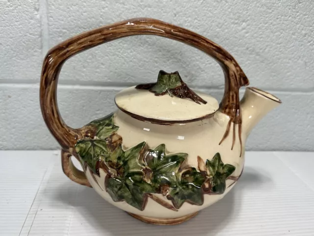 VINTAGE 1940's McCOY RAISED IVY DESIGN TEAPOT W/ LID IVY BRANCH HANDLE