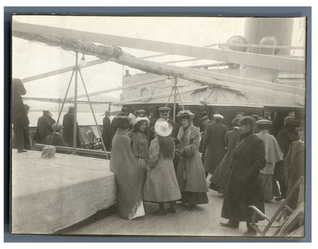 Norvège, Passagers de l&#039;Ile de France  Vintage silver print.  Tirage arge