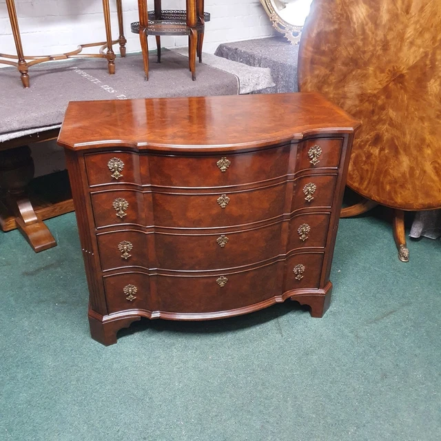 Stunning Antique/Reproduction Burr Walnut Serpentine Georgian Chest Of Drawers