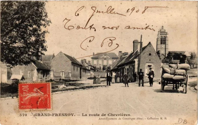 CPA AK GRAND-FRESNOY La route de CHEVRIERES (424277)