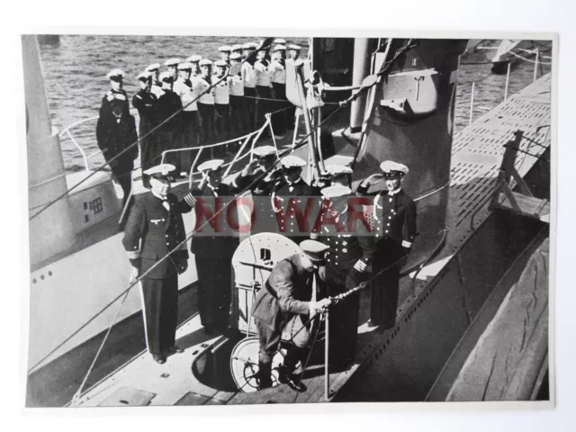 Wwii German Cigarette Card Photo / Sammelwerk Political Leader Visits U-Boat