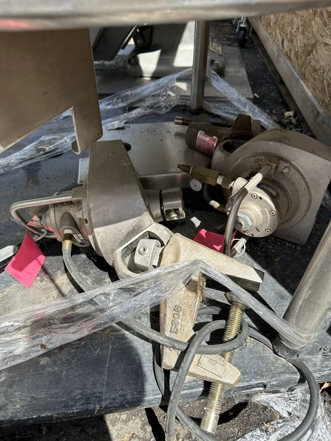 Lightnin EVIP25AIC48 High-Torque Direct-Drive Mixer, Air-Powered, Offset Clamp