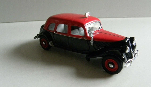 1/43 CITROEN TRACTION TAXI 11 Familiale 1955 sans boite
