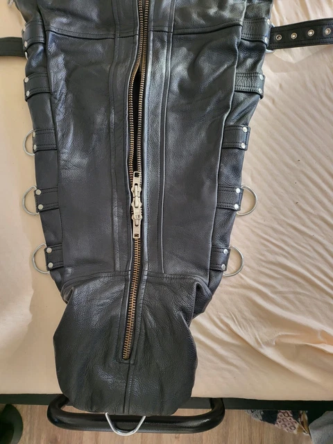 Saco de cuero BODYBAG con revestimiento de cuero -Cocconing
