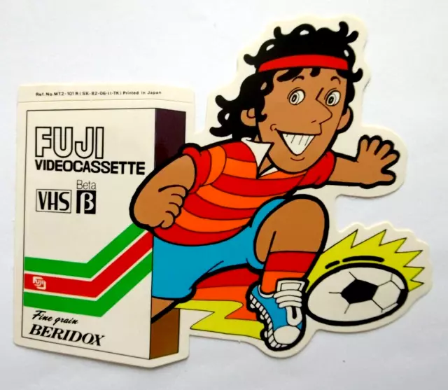 Werbe-Aufkleber FUJI VHS Beta Video-Cassette 16 x 14 cm Fußball-Spieler 80er