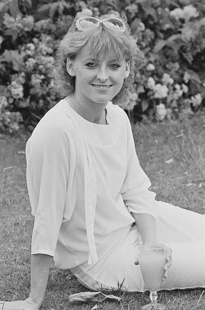 Singer & Actress Rebecca Storm Posed At Elstree Studios 1983 OLD PHOTO