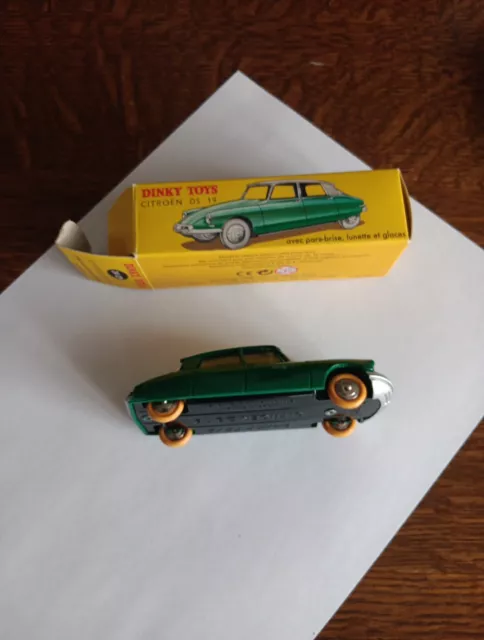 voiture miniature DINKY TOYS CITROEN DS 19 réf 24c en boite jamais ouvert