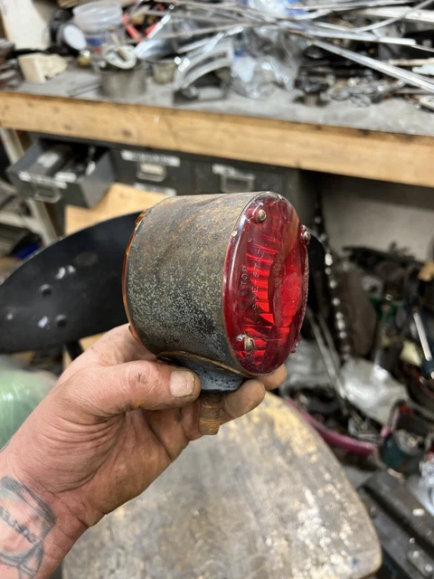 1930’s 1940’s 1950’s 1960’s FENDER LIGHT TURN MARKER DODGE CHEVY FORD VINTAGE OG 1930’s 1940’s 1950’s 1960’s FENDER LIGHT TURN MARKER DODGE CHEVY FORD VINTAGE OG