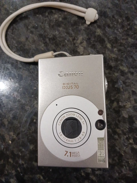 Canon PowerShot SD1000 IXUS 70 7.1MP Compact Digital Camera -Silver
