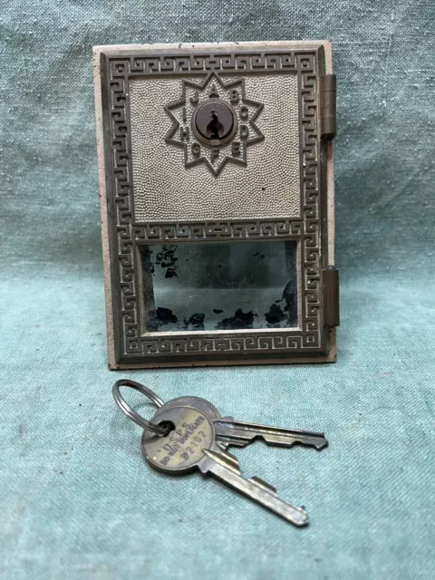 "Puerta de buzón de correo postal Corbin 1968 vintage con cerradura y llaves 3-5/8""x5"""