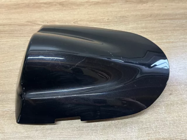 un Capot de selle passager arrière S01H moto SUZUKI GSX-R GSXR 600 2006 2007