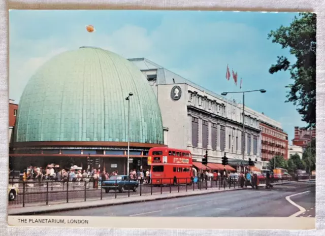 Vintage Colourmaster Postcard The Planetarium Madame Tussard's Marylebone London