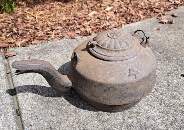 Old Cast Iron Water Kettle #4 Gate Mark