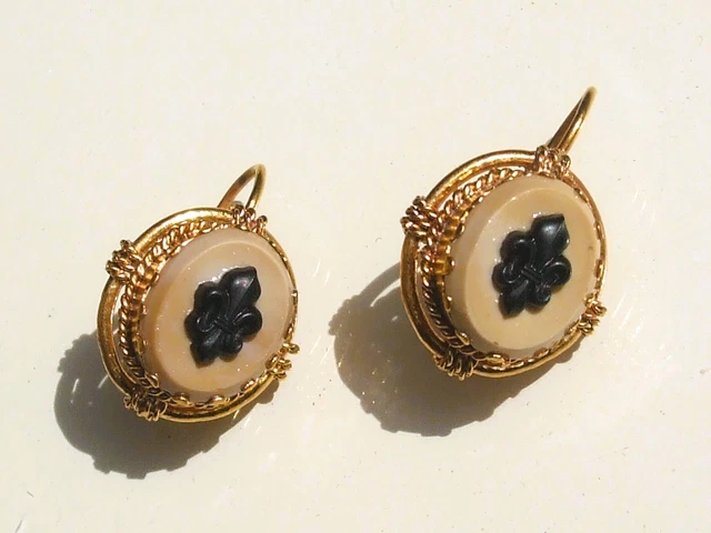 Boucles d'oreilles anciennes en or et argent, serties de dia