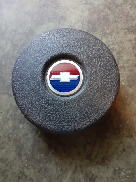 1970's Camaro Chevelle Monza   GM Sport Steering Wheel Bowtie Horn Cap 329738