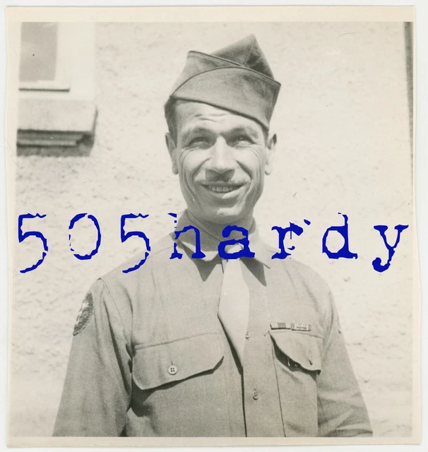 WWII US GI Photo - 814th Tank Destroyer Battalion GI w/ Cross Stitched Patch WWII US GI Photo - 814th Tank Destroyer Battalion GI w/ Cross Stitched Patch