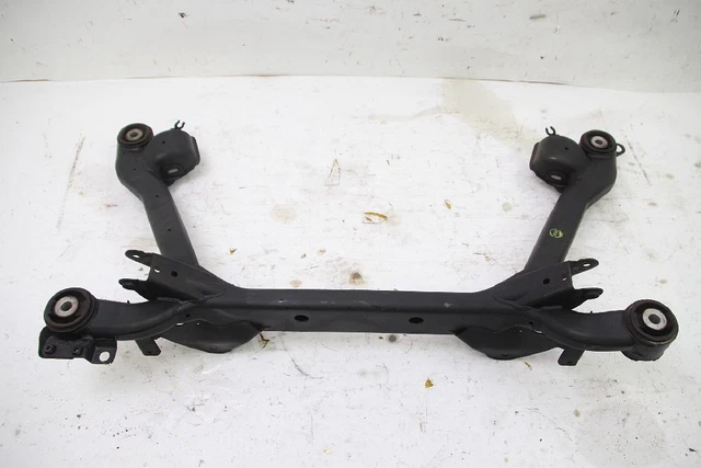 Supporto asse Audi A4 8E 8E0505235BN posteriore 2.0 96 KW 130 CV benzina 04-2002
