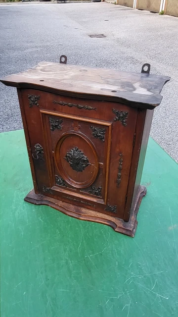antiker kleiner Wandschrank mit Verzierungen, um 1900,old cabinet with ornaments antiker kleiner Wandschrank mit Verzierungen, um 1900,old cabinet with ornaments