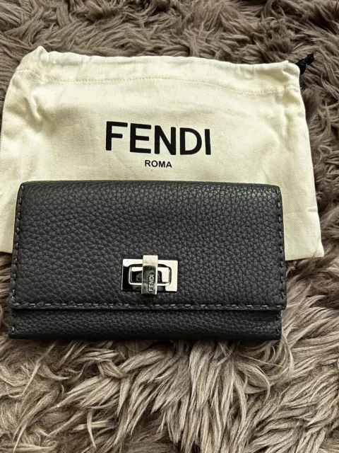 Fendi Selleria Peekaboo Pebbled Leather Wallet Grey.