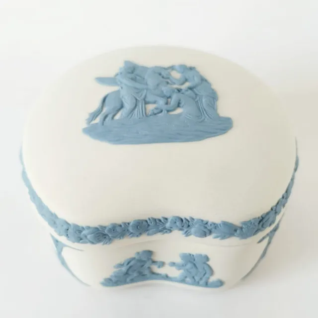 Wedgwood - Bleu sur Blanc Bibelot Boîte Muses Arrosage de Pegasus