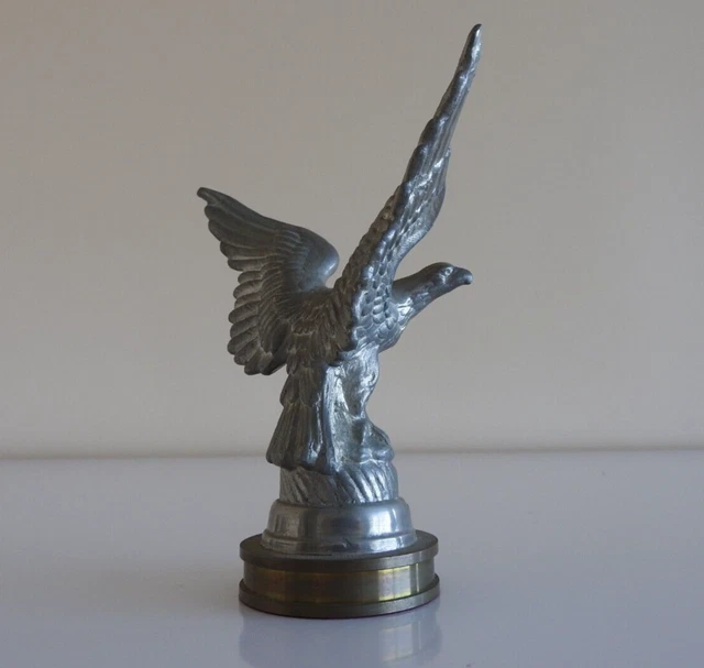 AIGLE MASCOTTE AILES déployées Oscar Ruffoni style bouchon radiateur