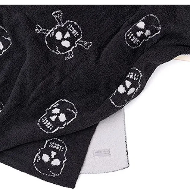 BAREFOOT DREAMS COZYCHIC Skull Throw Blanket 54x72” Black / Dove Grey