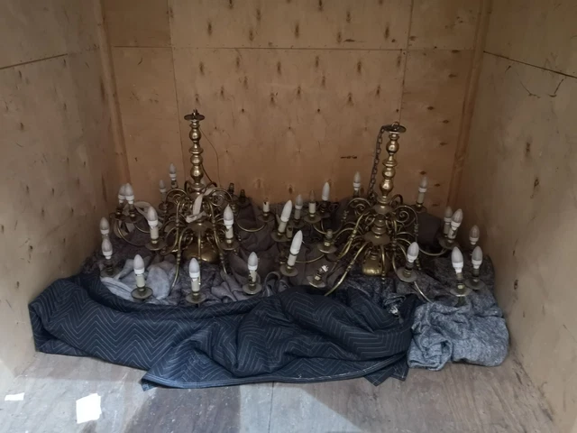 13 x chandeliers