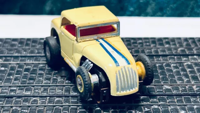 Ho Slot Car Aurora T-Jet 1932 Ford Hot Rod Deuce Coupe Yellow- Running!