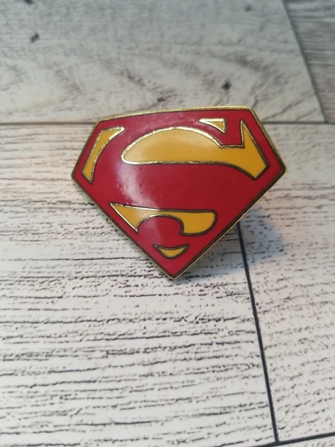 Classic SUPERMAN Logo Acrylic Pin Badge - Cosplay Retro DC comics collectible