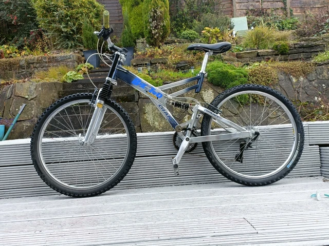 Giant box 2 mountain bike on sale