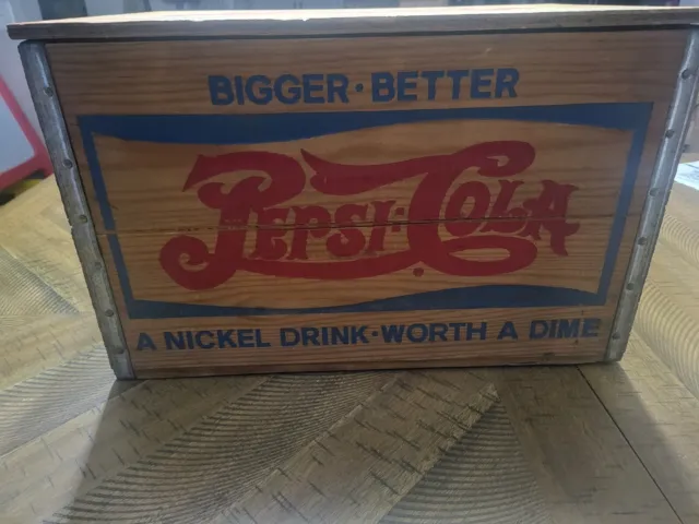 Vintage Pepsi Cola Advertising Wooden Wood Crate Nickel Bottle Cap Checkers Lid